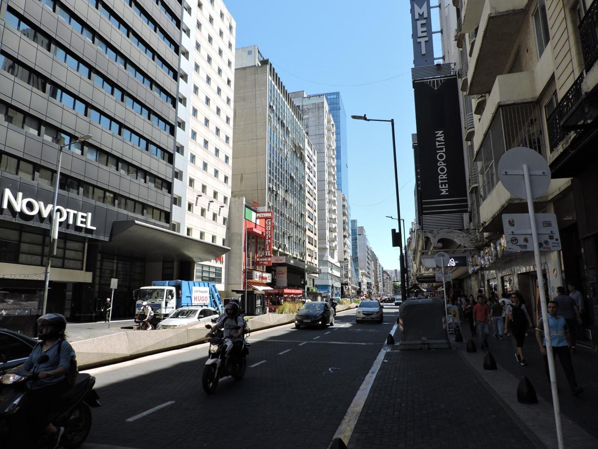 Apartmán 4 Ventanales Sobre La Avenida Corrientes Buenos Aires Exteriér fotografie